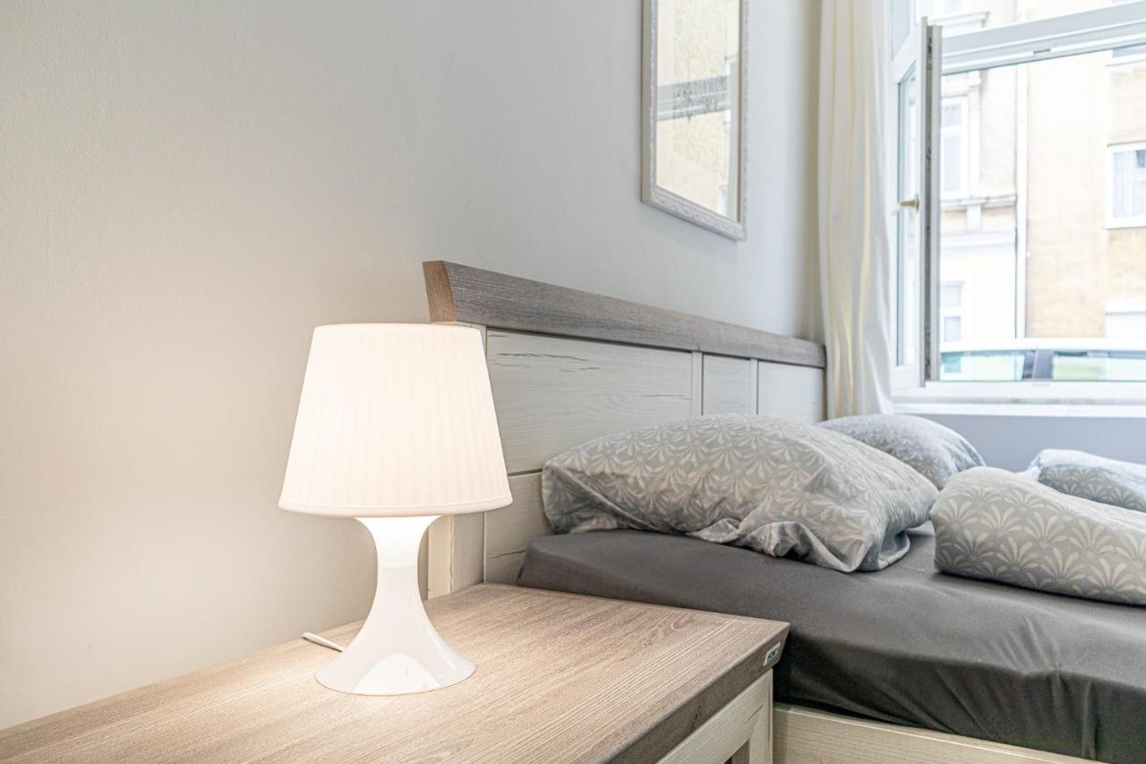 9 Min From City Center - Lovely Studio Near U1 Reumannplatz Wien Eksteriør billede